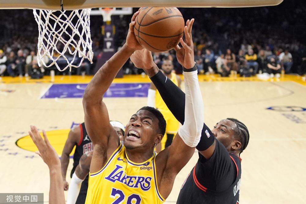 年轻人在面 年轻人在面